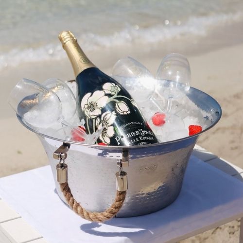 Cócteles y vinos en Las Salinas Ibiza